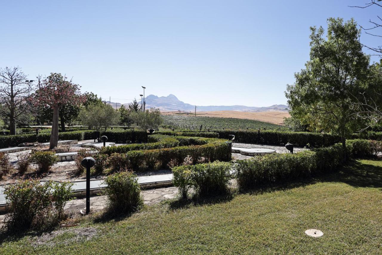 Agriturismo Tenute Pollara Roccamena Luaran gambar