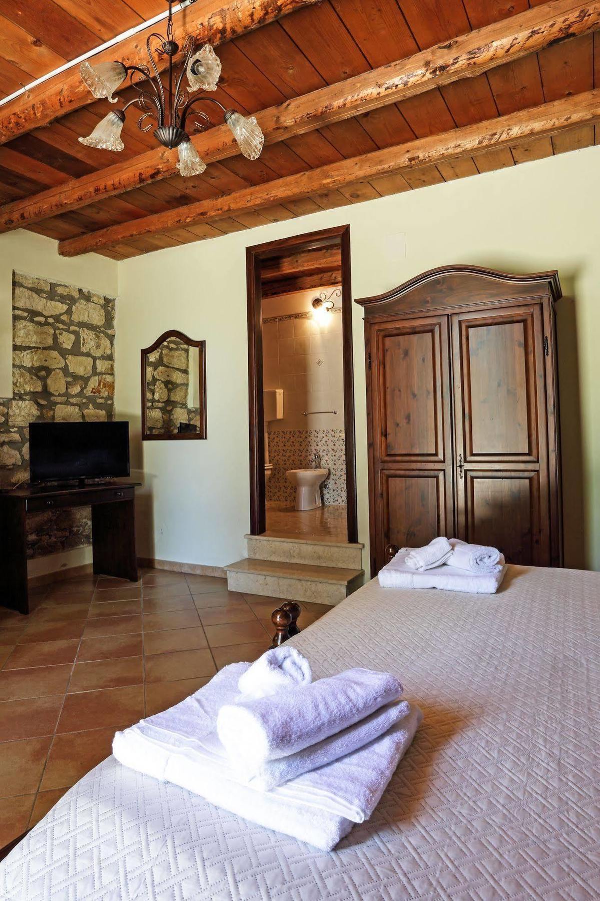 Agriturismo Tenute Pollara Roccamena Luaran gambar