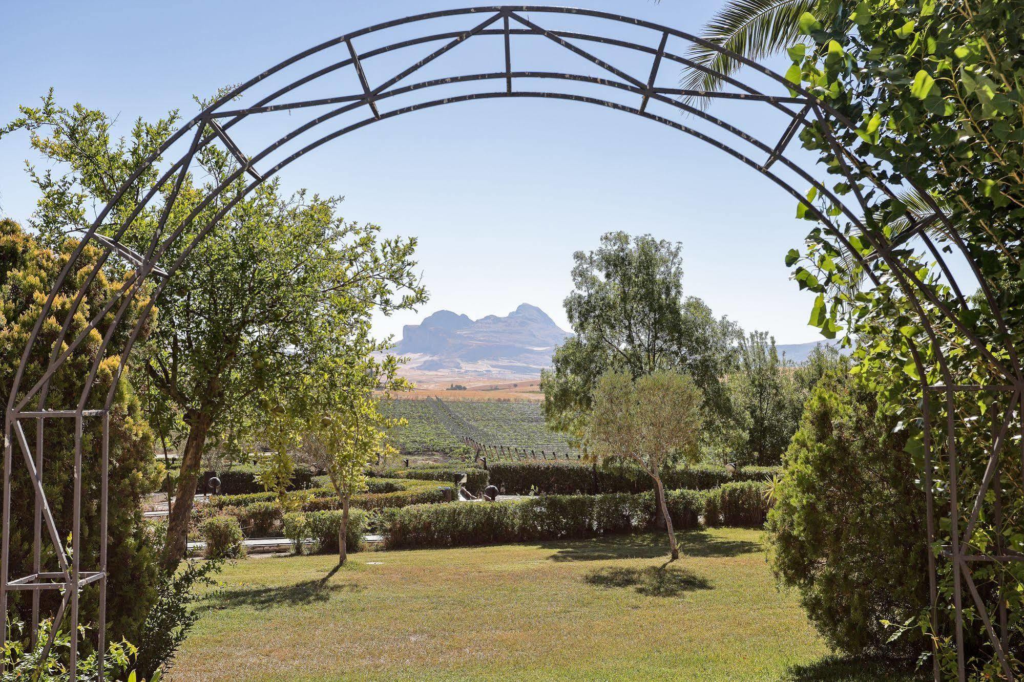 Agriturismo Tenute Pollara Roccamena Luaran gambar